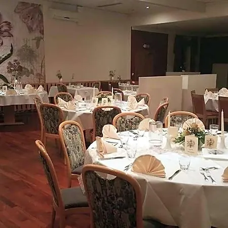 Hosser's Restaurant Ξενοδοχείο