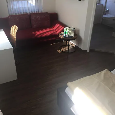 Hosser's Restaurant מלון